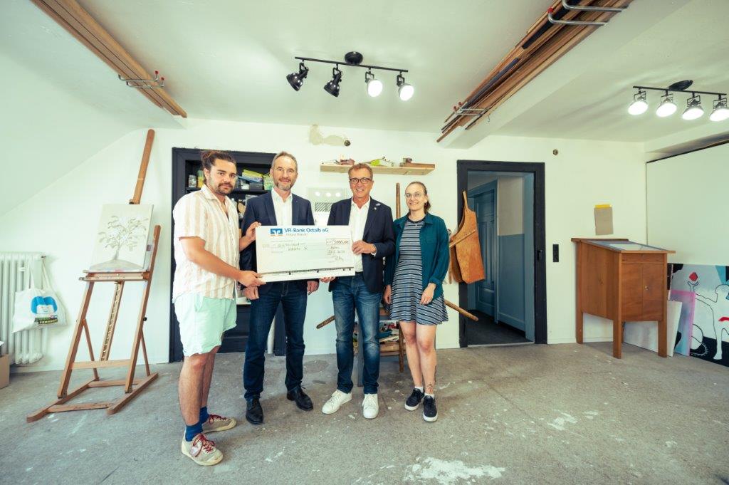 Read more about the article Lions Club Aalen unterstützt Kollektiv K mit 3.000 Euro￼