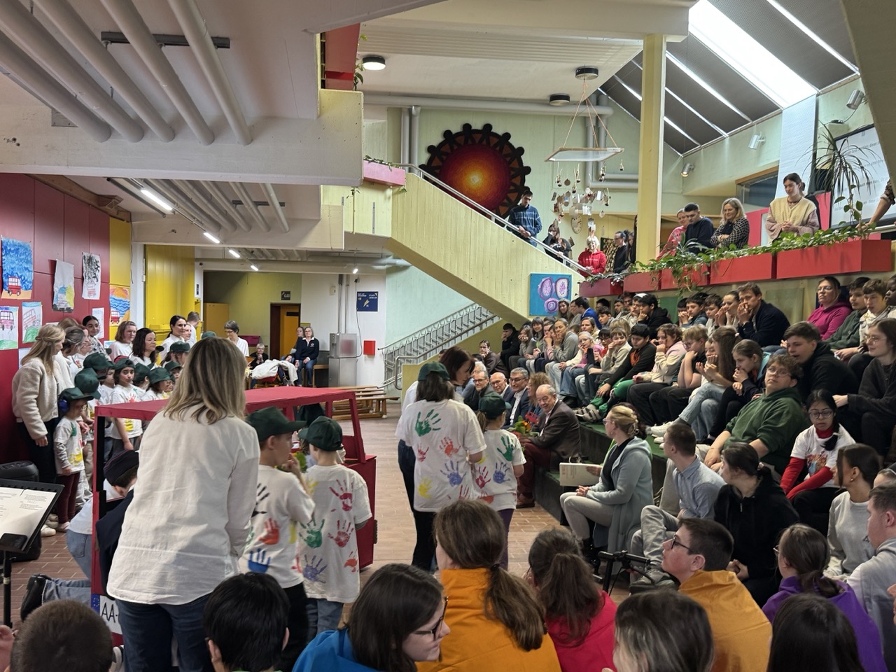 Mehr über den Artikel erfahren Mit Schulbusfahrt ins Herz – Lions Club Aalen spendet 5.000 Euro an die Jagsttahlschule